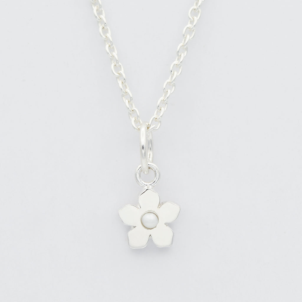 pearl flower necklace