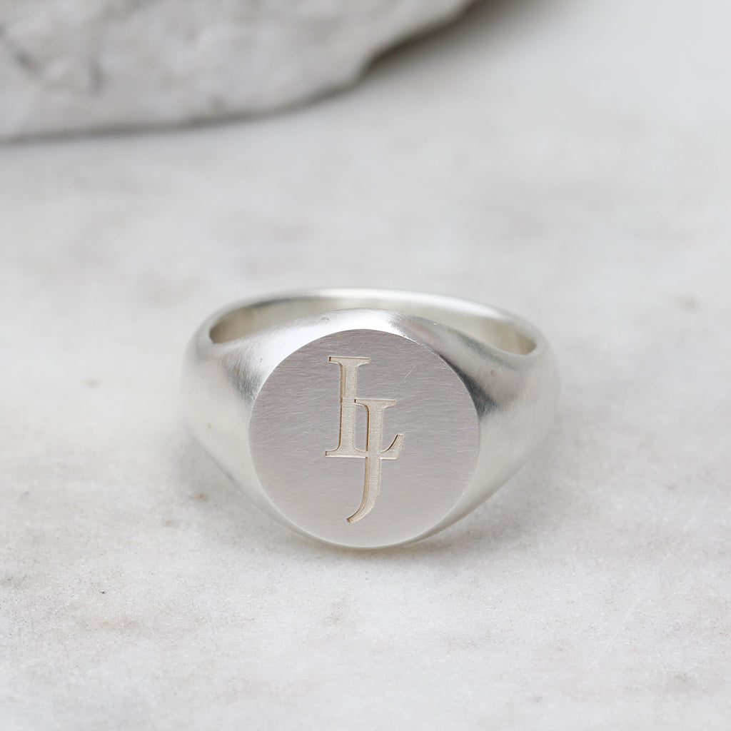 Engraving on a signet ring