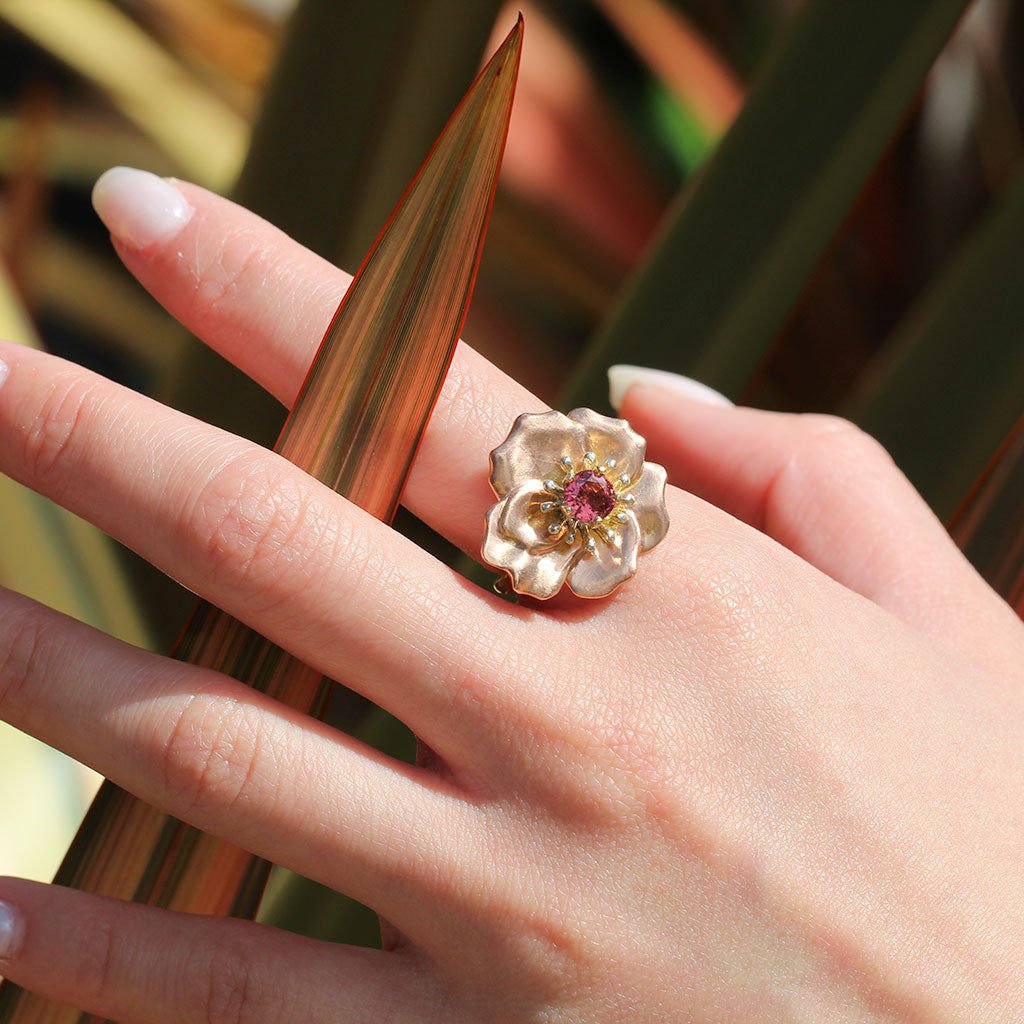 Eva rose flower ring in rose gold, white gold and yellow gold