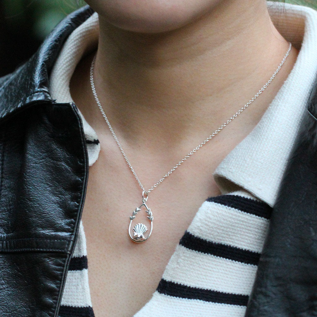 Fantail necklace in sterling silver