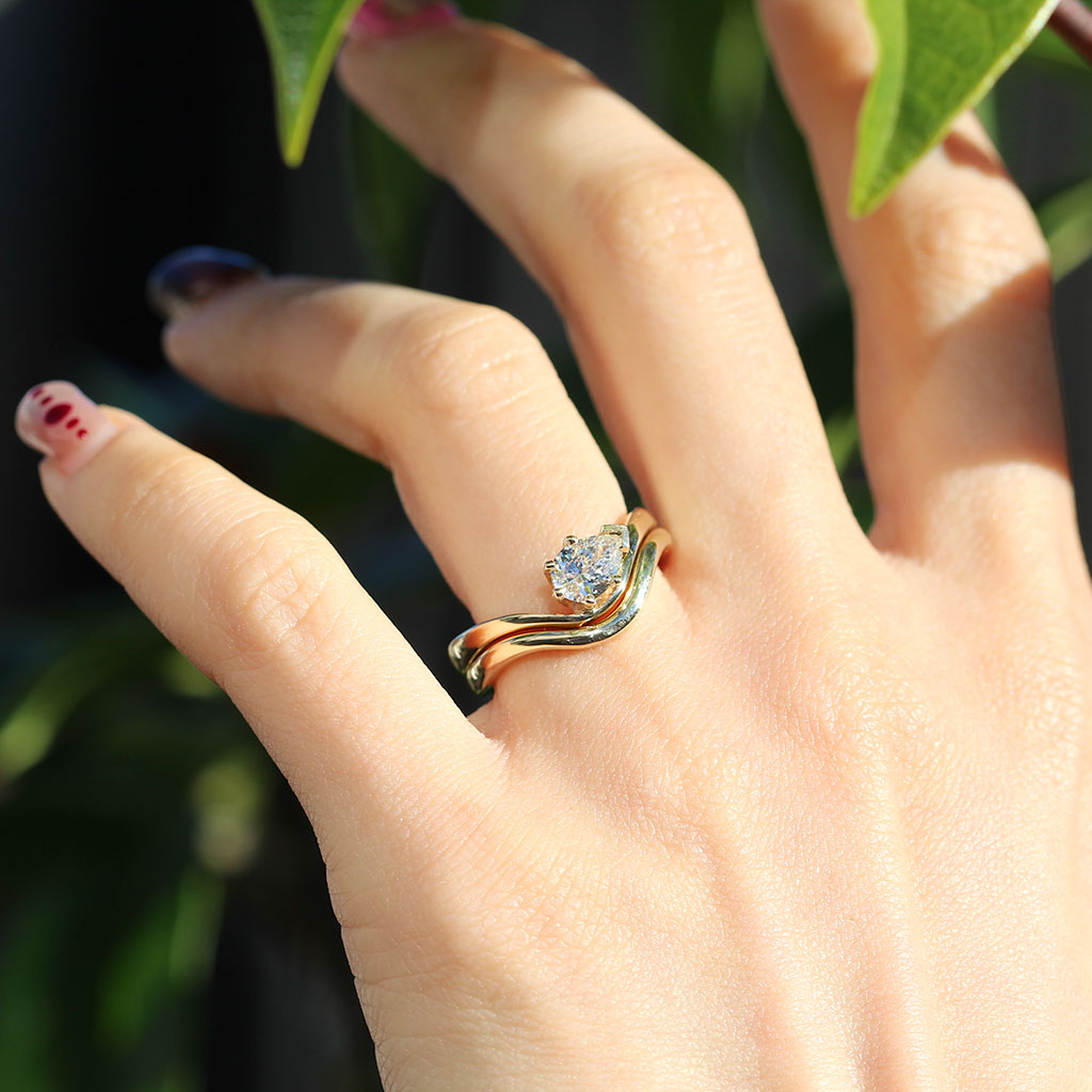 Flow engagement ring and wedding ring