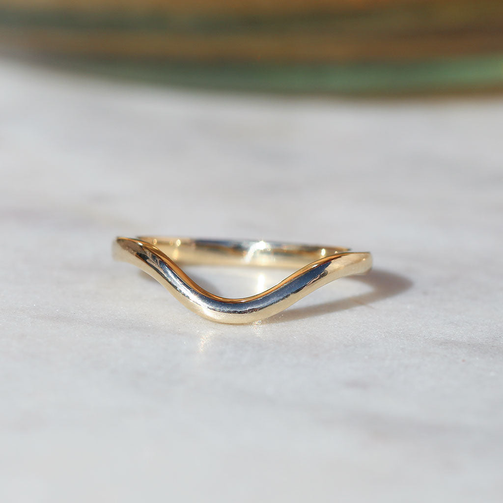 Fitted wedding band