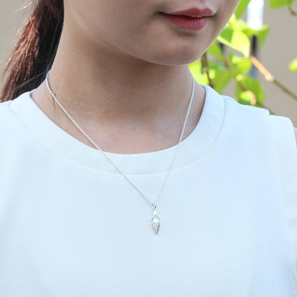 Flower bud necklace in sterling silver