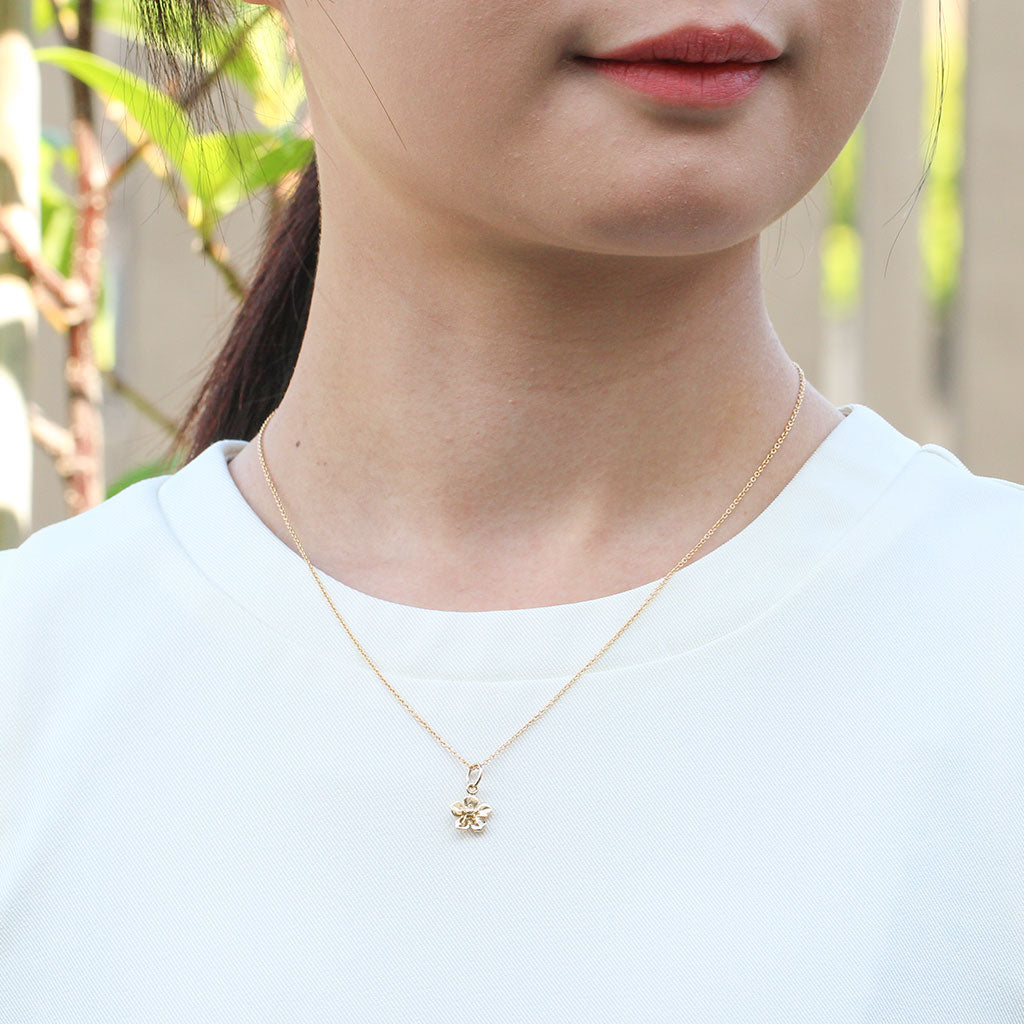 Forget me not flower necklace in gold