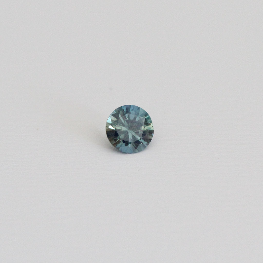 Teal green sapphire round