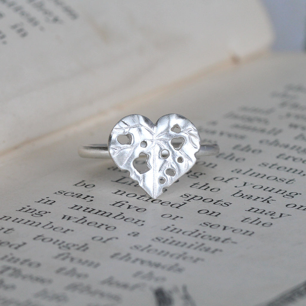 silver kawakawa leaf ring