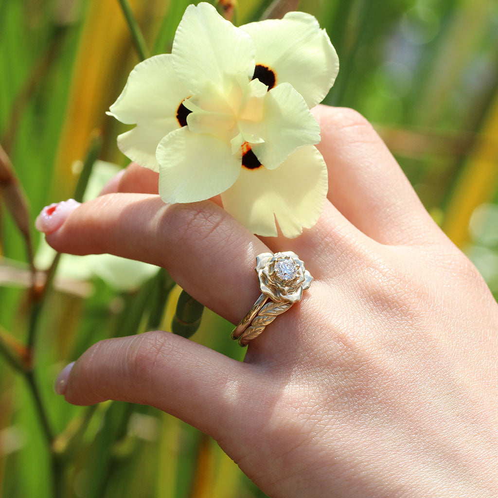 Rose diamond ring with a leaf ring
