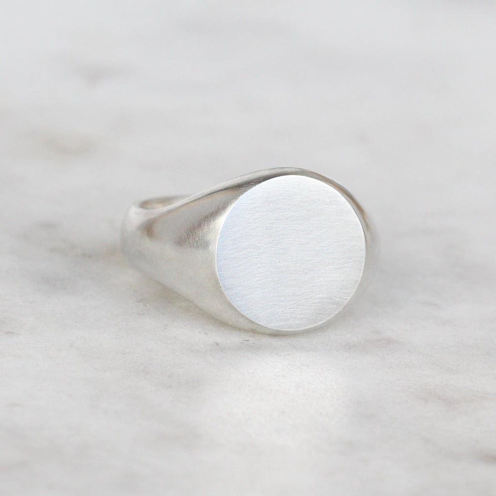 silver round signet ring