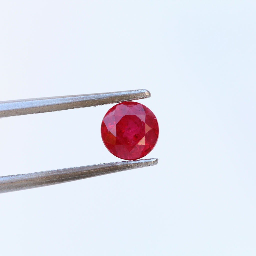 Red ruby round 5mm