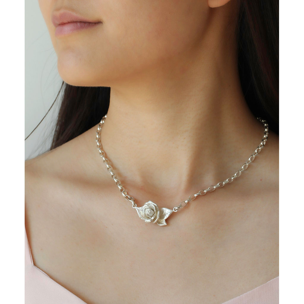 rose chocker silver