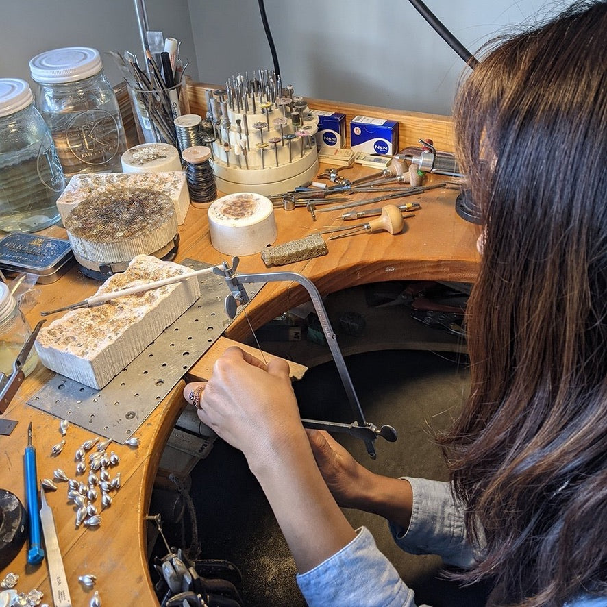 making snowdrop necklace