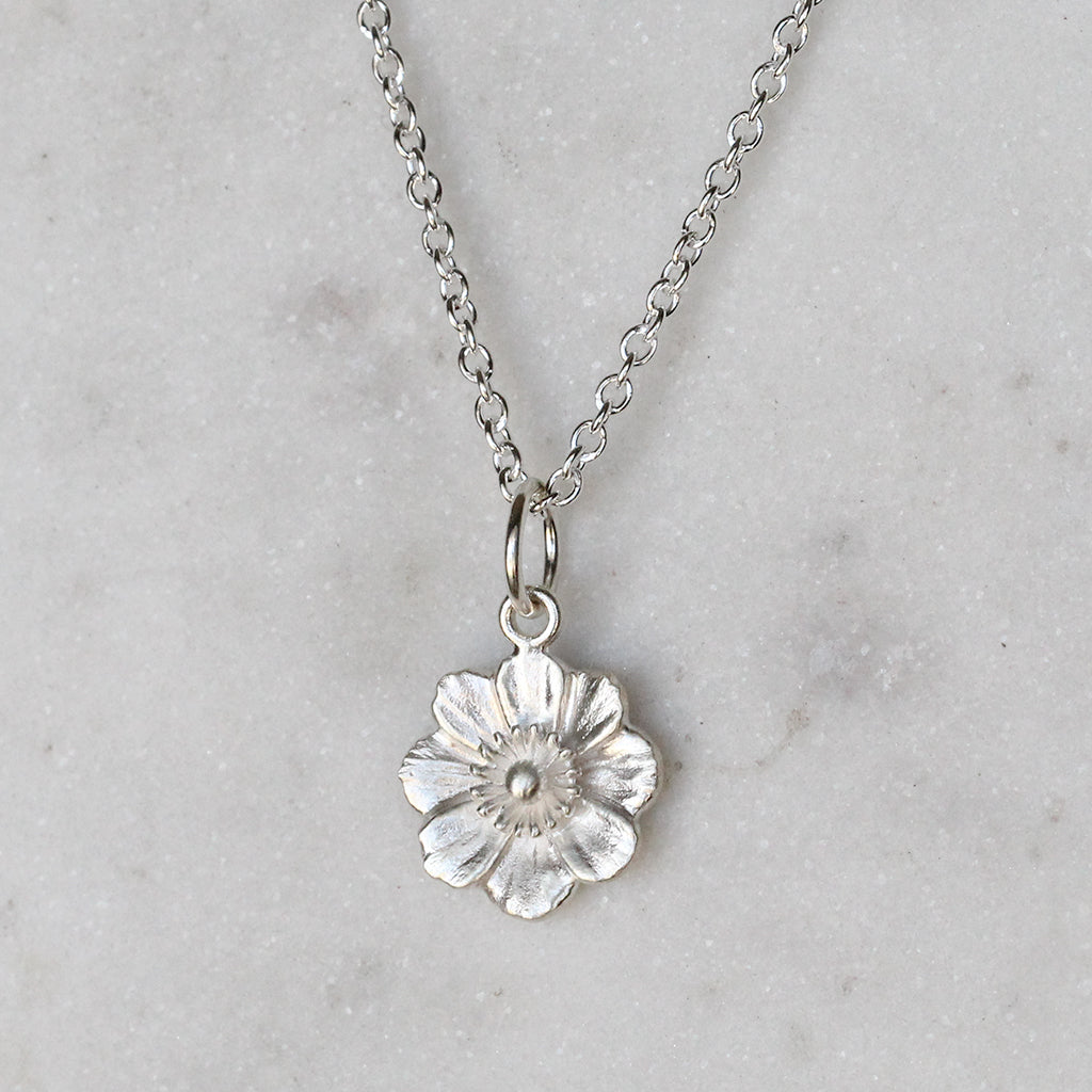 Mt Cook lily necklace