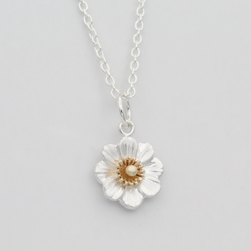 Mt Cook lily necklace