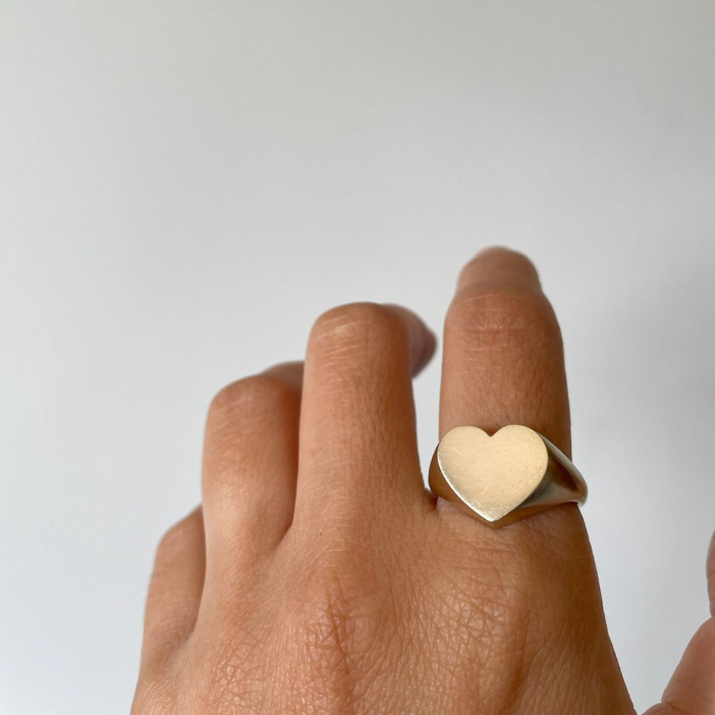 heart signet ring gold
