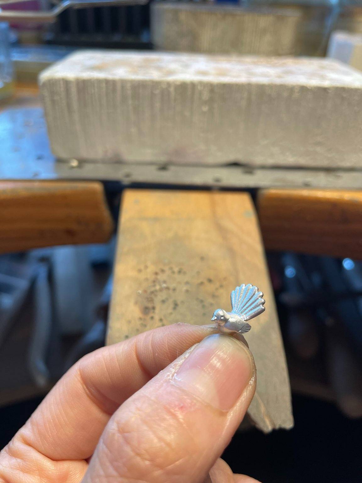 making fantail necklace