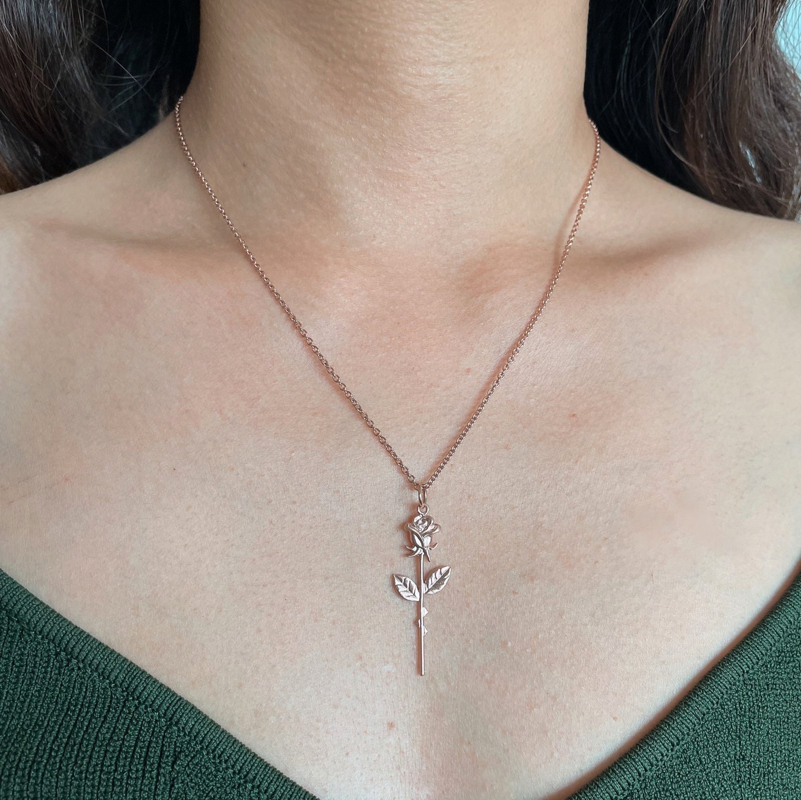 rose necklace rose gold