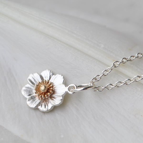 Mount Cook lily flower necklace. NZ native flower jewellery