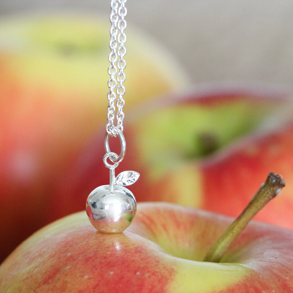 act one age　藤家和依　Apple necklace Rare ! 
