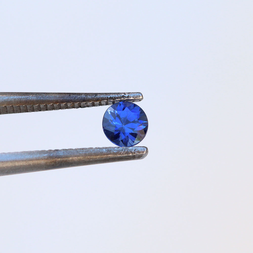 Classic round blue sapphire