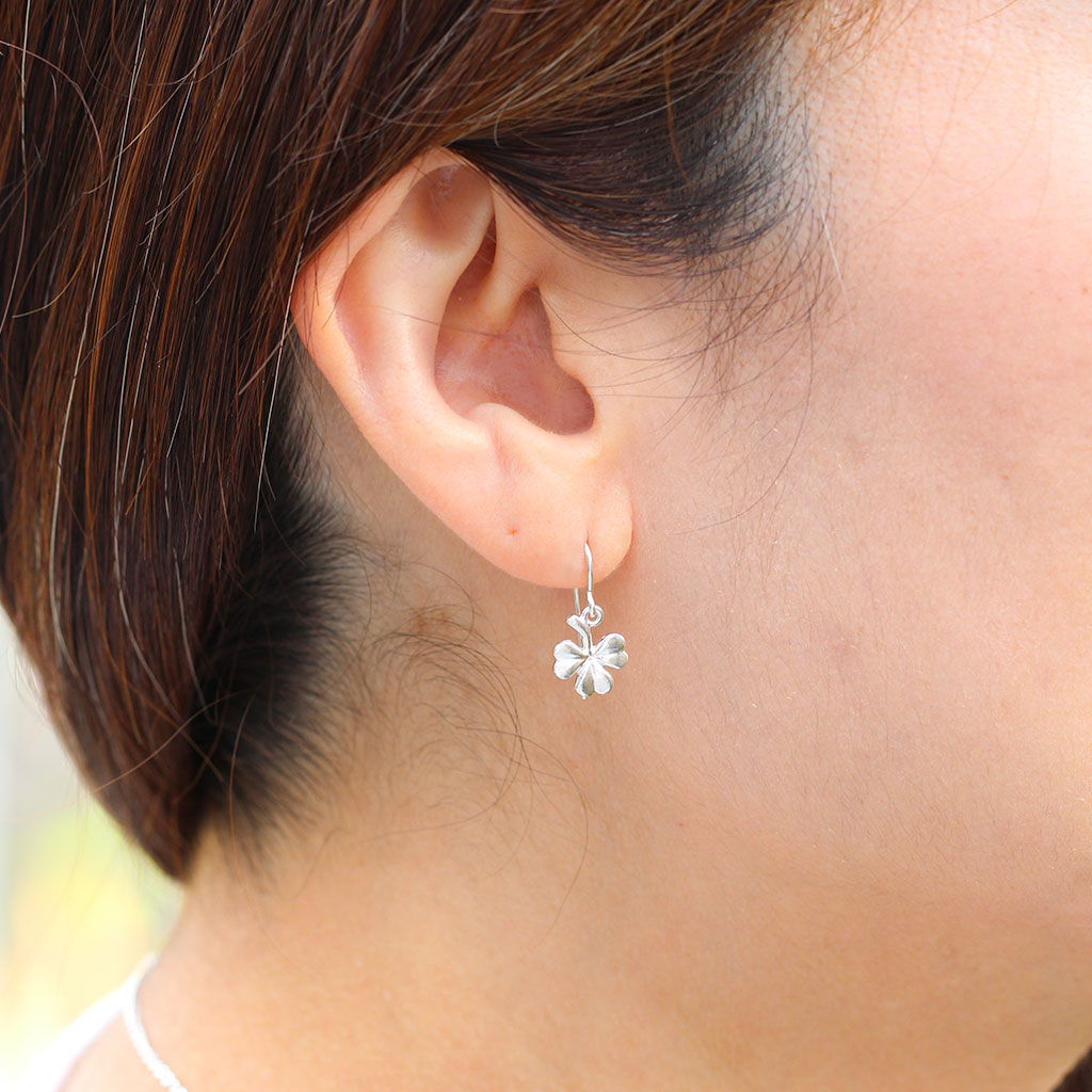 Silver clover earrings