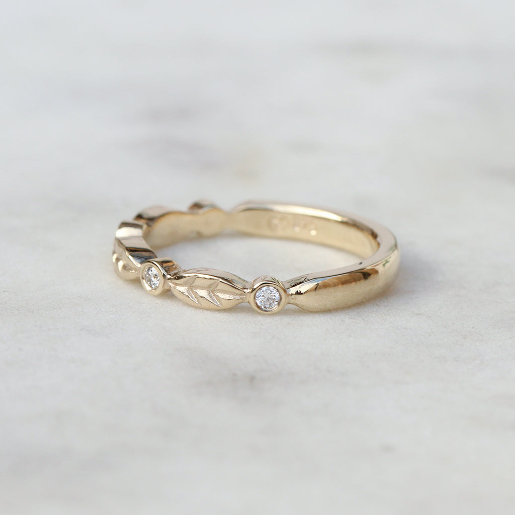 Diamond leaf band