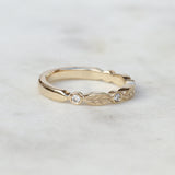 Diamond leaf ring in gold