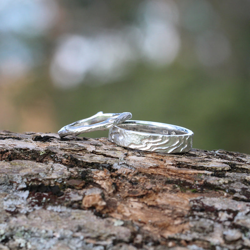 Ring Twig: revival | White gold, white rhodium, diamonds