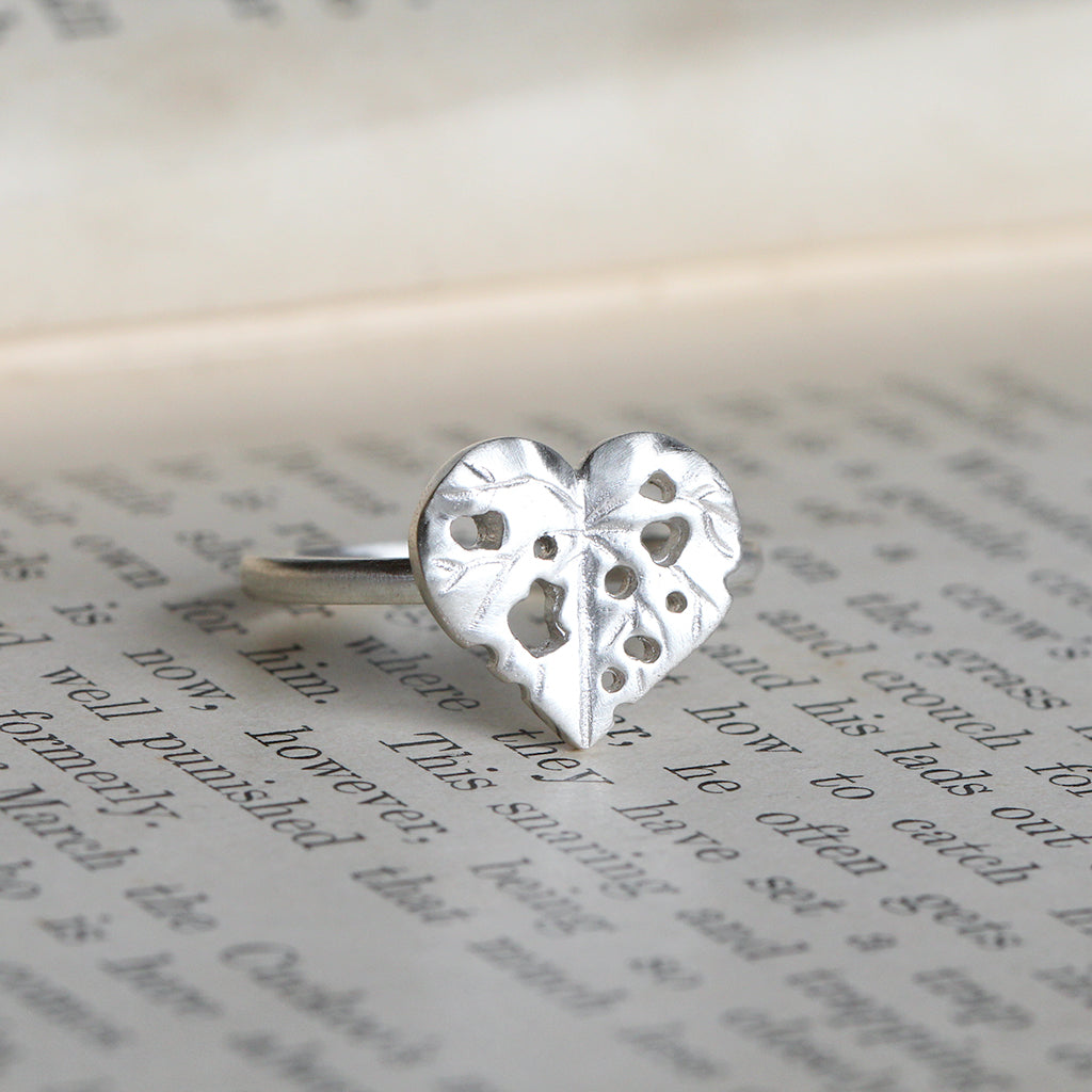 kawakawa ring. NZ native plant jewellery