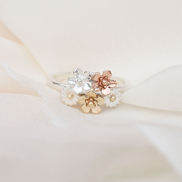 Mini flower bouquet ring
