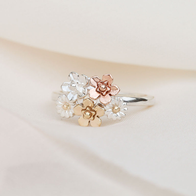 Mini flower bouquet ring in yellow gold, rose gold and silver