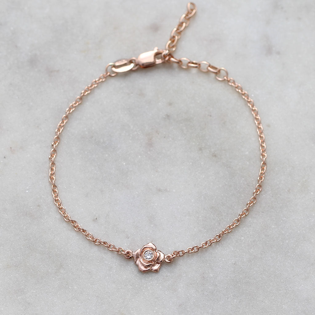 Rose bracelet in rose gold with a diamond