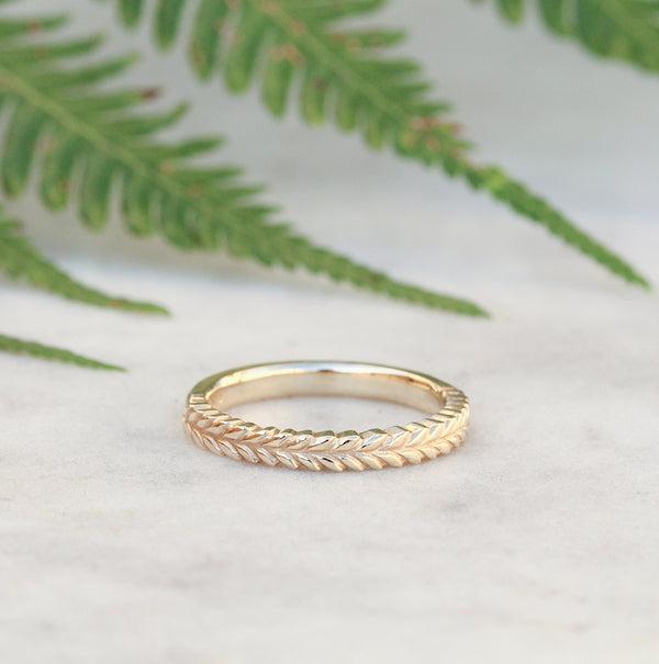 Silver fern ring in 9ct yellow gold