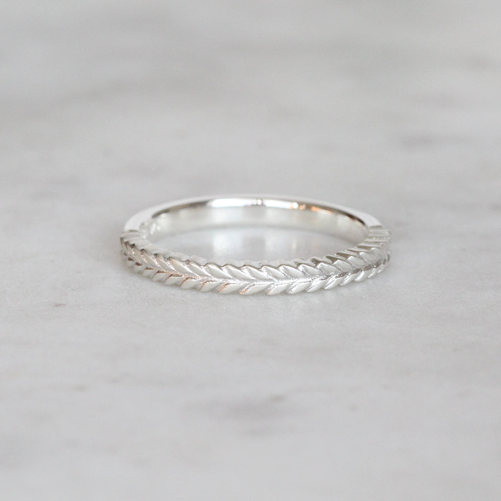 silver fern ring. NZ botanical wedding ring