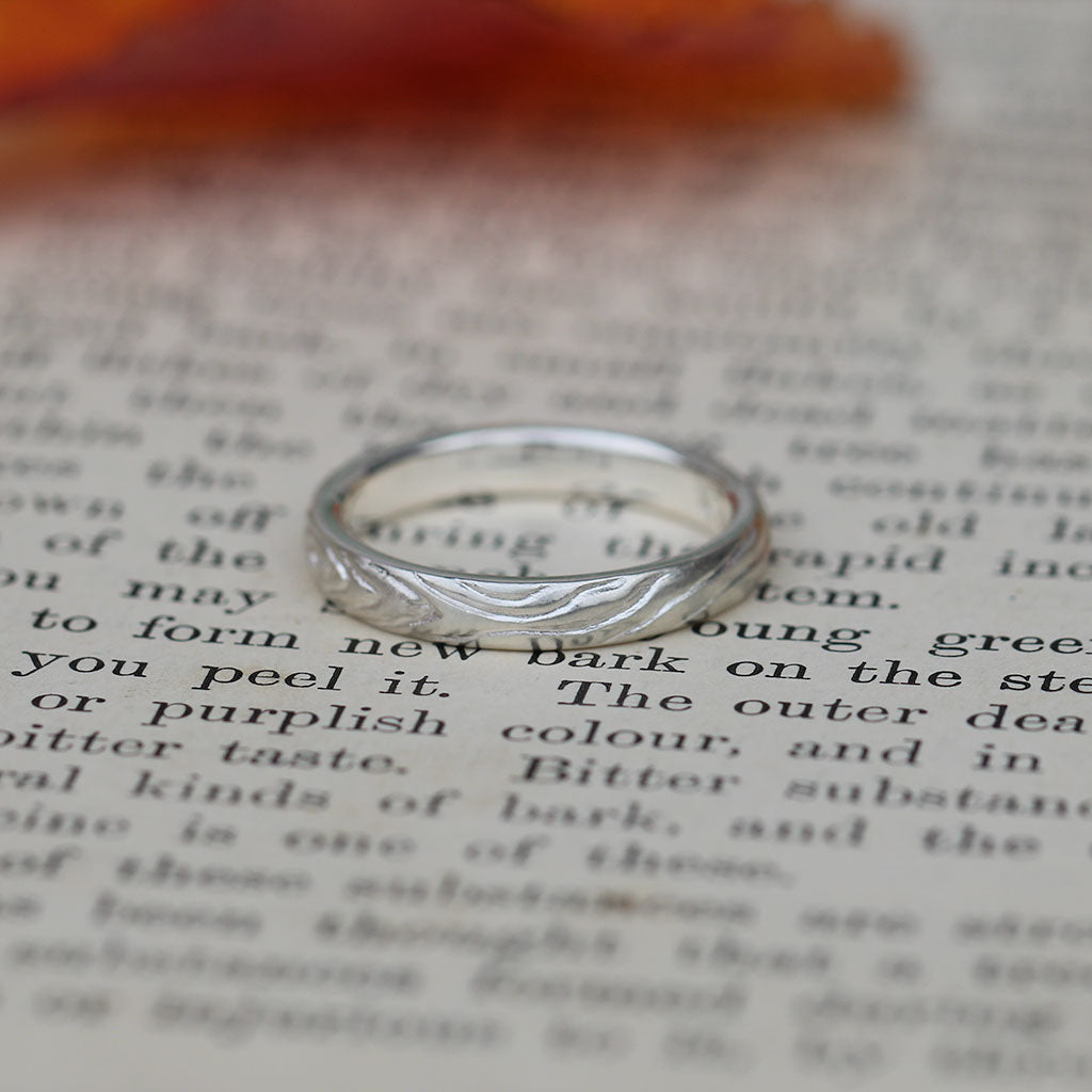 Tree inspired ladies wedding band