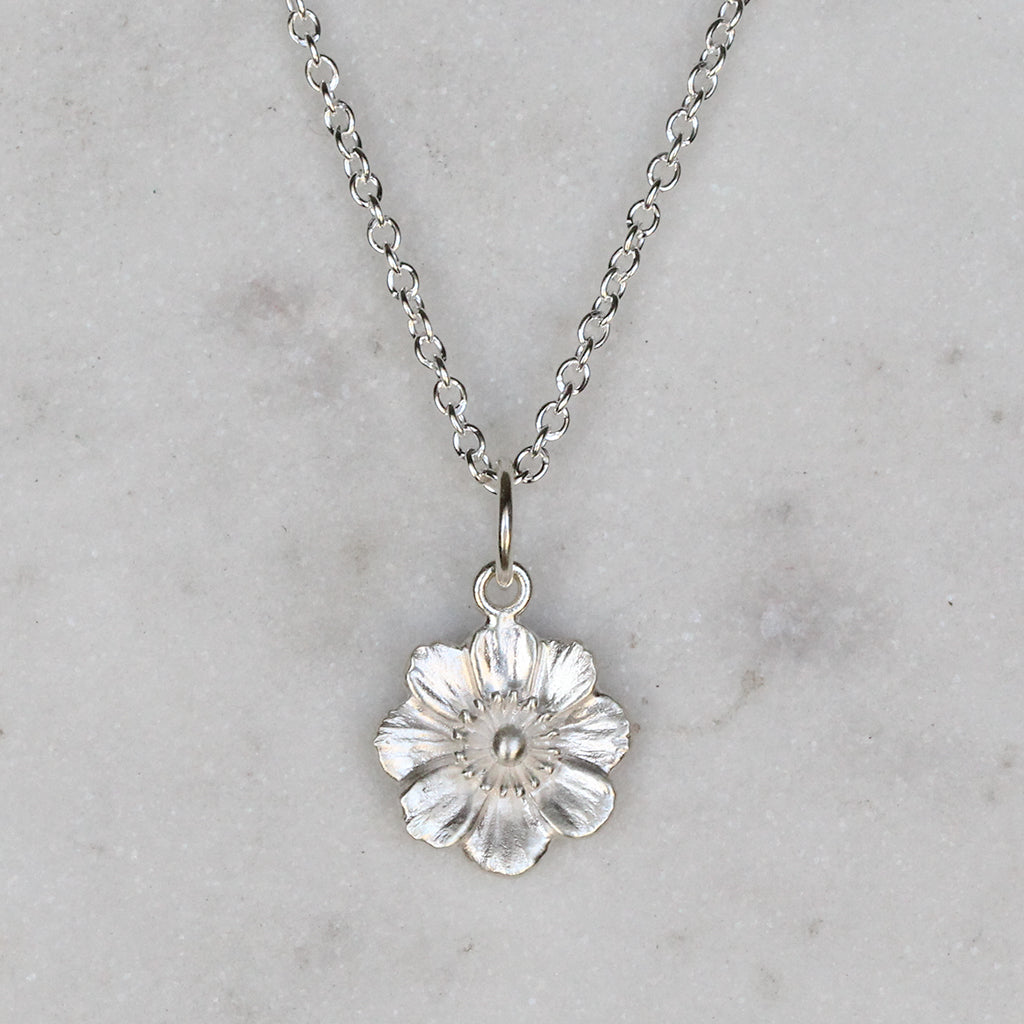 Mt Cook lily necklace in sterling silver