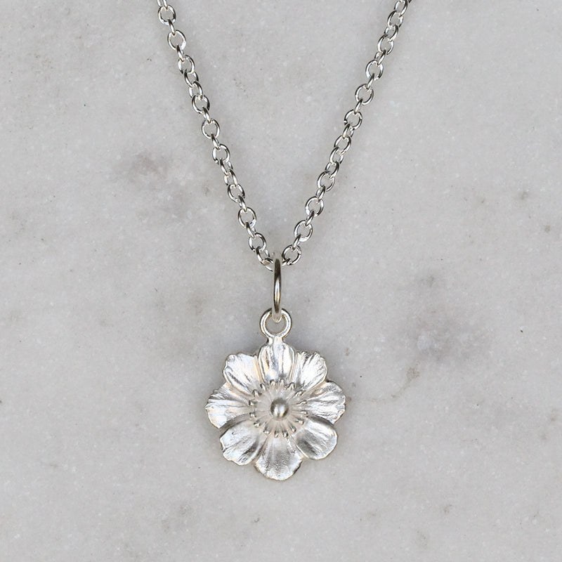 Mt Cook lily necklace in sterling silver