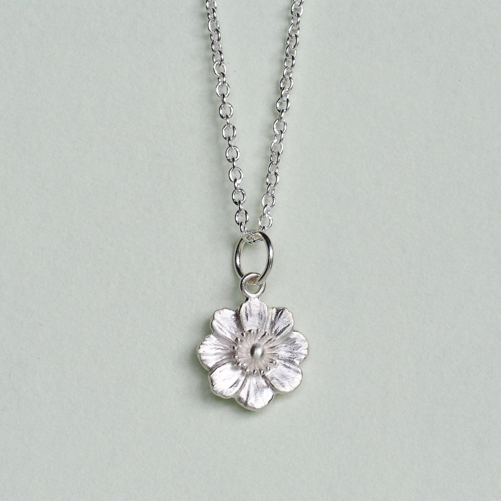 Mt Cook lily necklace