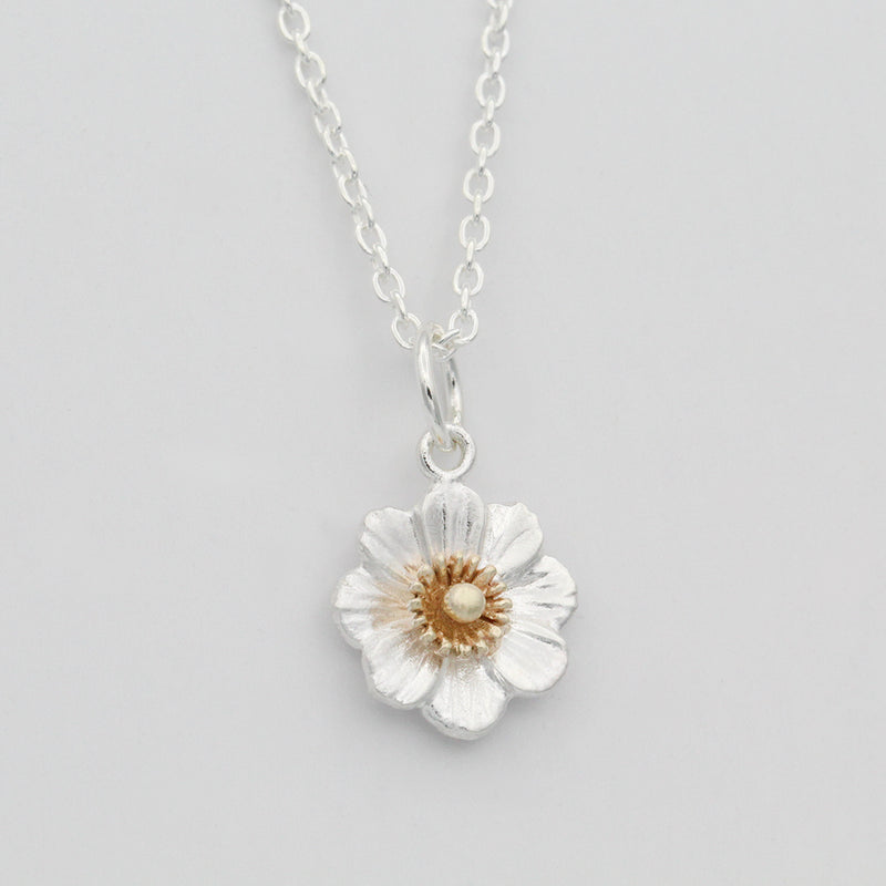 Mt Cook lily necklace