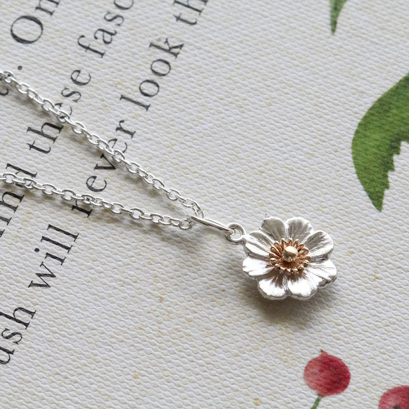 Mt Cook lily necklace gold and silver