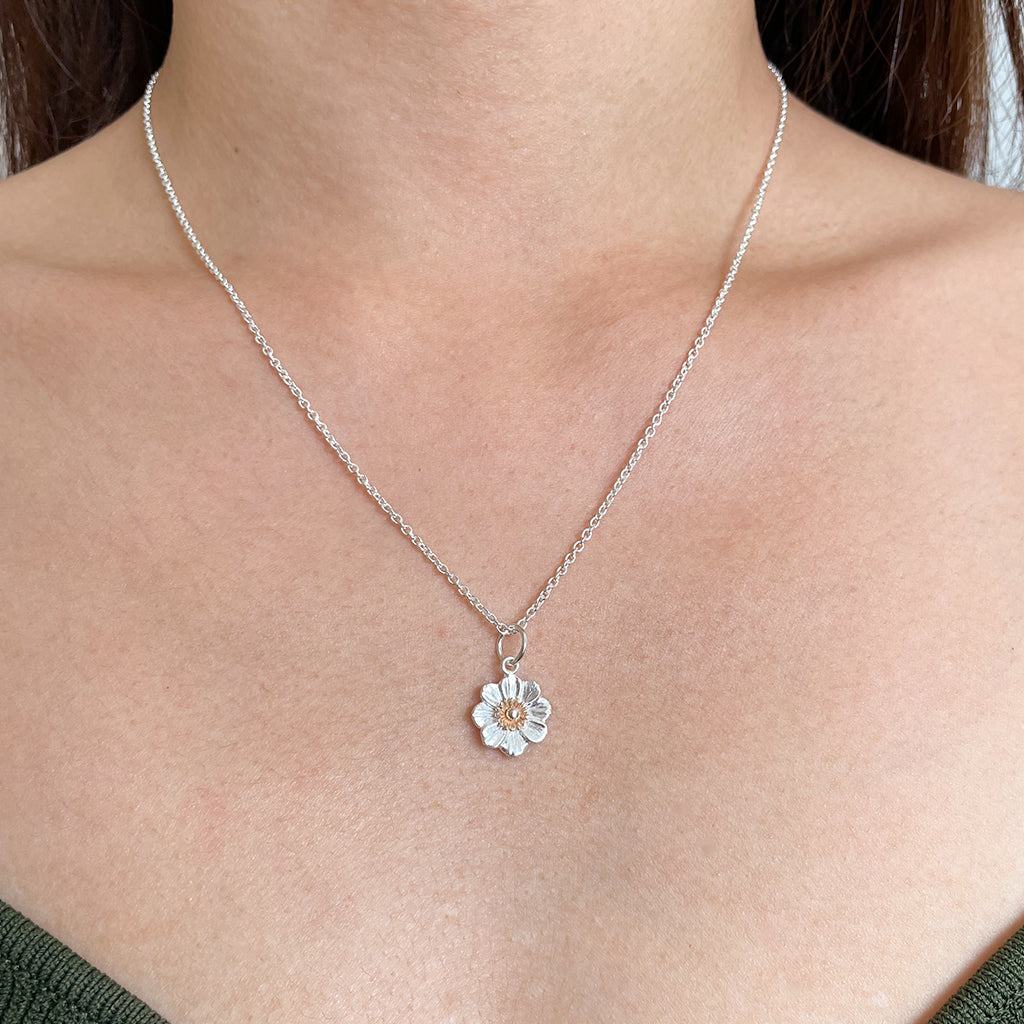 Mt Cook lily necklace gold and silver