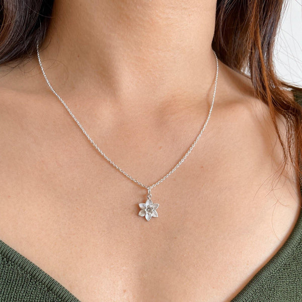 daffodil necklace in silver