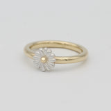 daisy ring in 9ct yellow gold and silver
