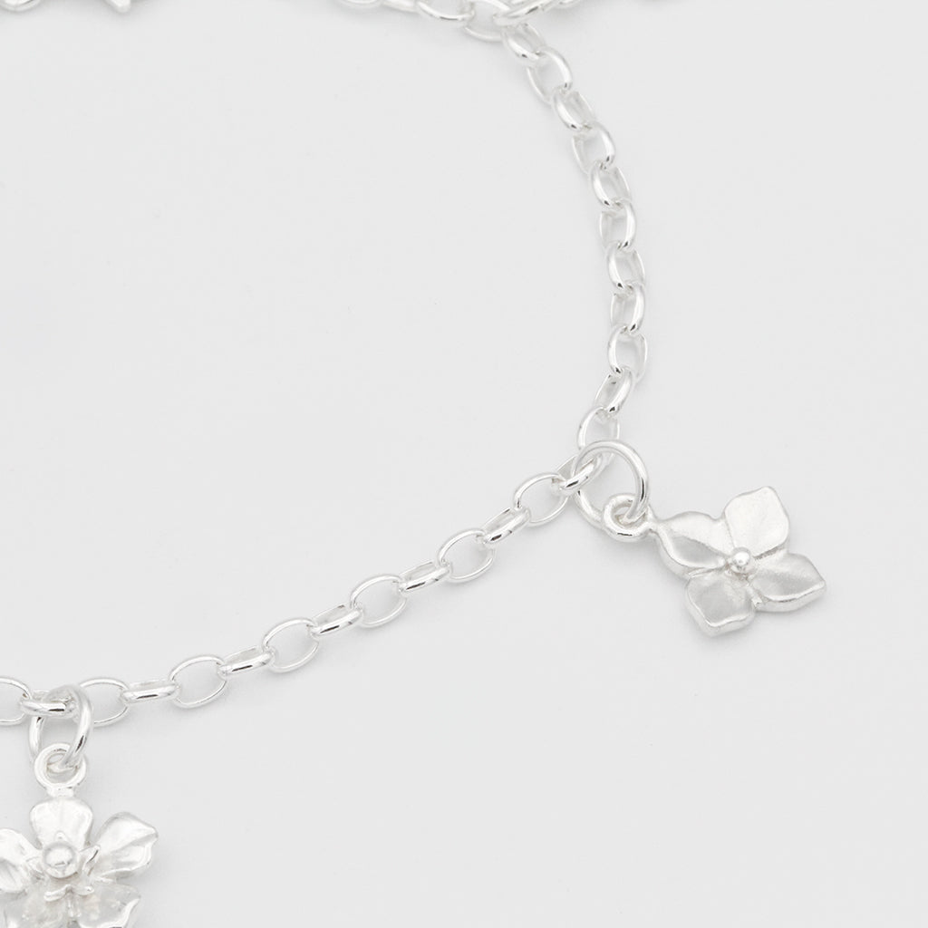 flower bracelet (hydrangea)