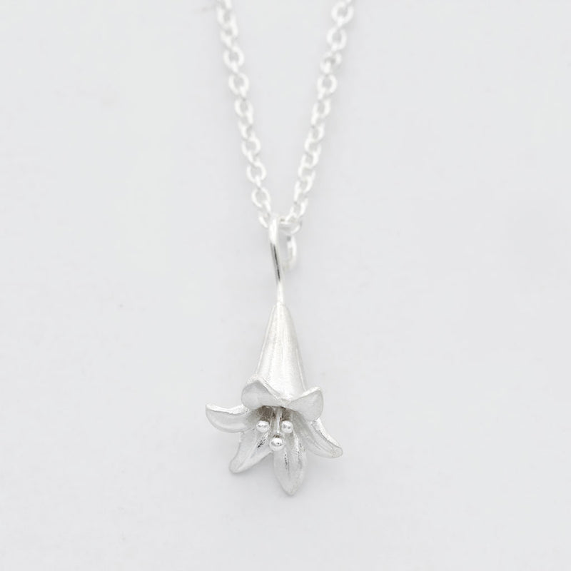lily necklace silver