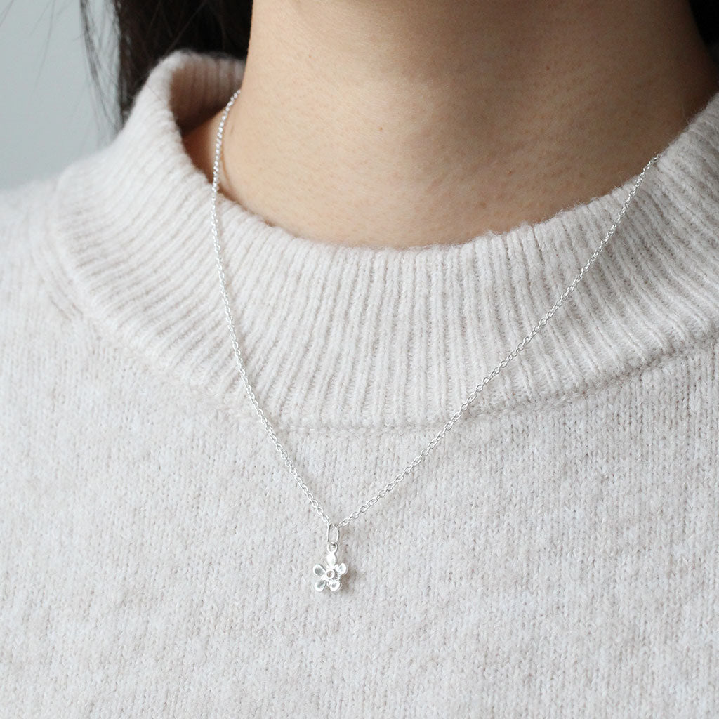 manuka flower necklace silver