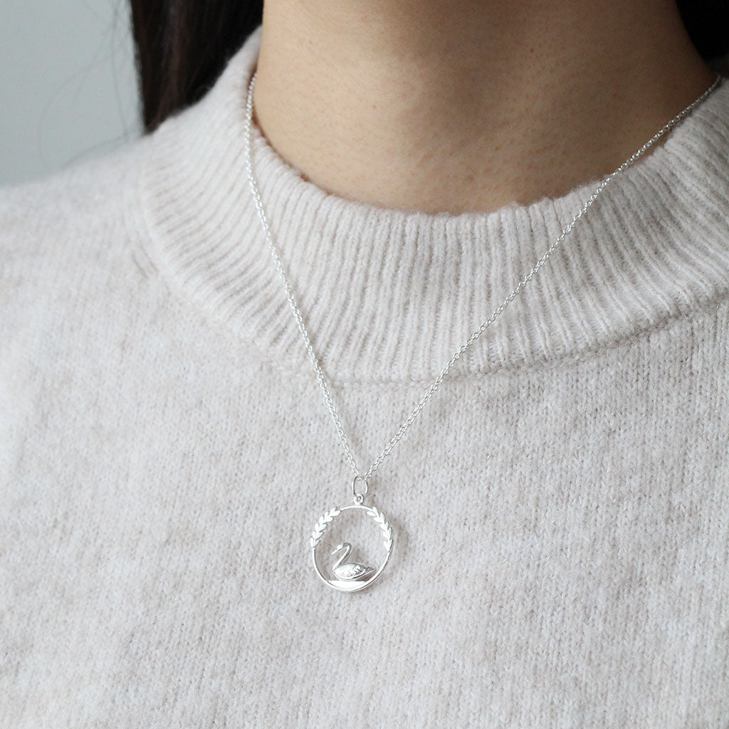 silver swan pendant