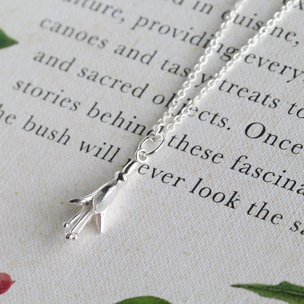 tree fuchsia nz flower necklace